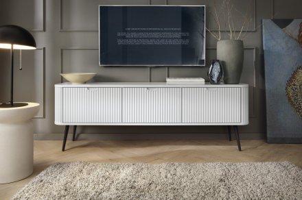 Тумба під телевізор Perfect Home Зова / Zova 3-дверна з чорними ніжками RTV168 Білий (PFH-091272) Тумба під телевізор Perfect Home Зова / Zova 3-дверна з чорними ніжками RTV168 Білий (PFH-091272)