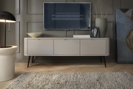 Тумба під телевізор Perfect Home Зова / Zova 3-дверна з чорними ніжками RTV168 Кашемір (PFH-091274) Тумба під телевізор Perfect Home Зова / Zova 3-дверна з чорними ніжками RTV168 Кашемір (PFH-091274)