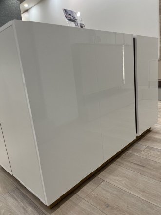 Комод Perfect Home Арко / Arco 3-дверний 3D/138 Білий глянець/дуб грандсон (PFH-091033) Комод Perfect Home Арко / Arco 3-дверний 3D/138 Білий глянець/дуб грандсон (PFH-091033)