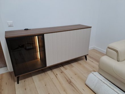 Комод з підсвіткою Вічі / Vici K154 3-дверний Горіх/кашемір Perfect Home Польща (PFH-091276) Комод з підсвіткою Вічі / Vici K154 3-дверний Горіх/кашемір Perfect Home Польща (PFH-091276)