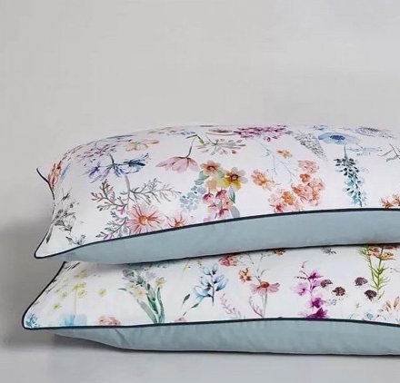 Комплект постільної білизни Білий з польовими квітами 200х230 см Комплект постільної білизни Білий з польовими квітами 200х230 см