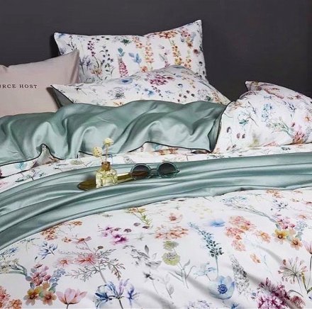 Комплект постільної білизни Білий з польовими квітами 200х230 см Комплект постільної білизни Білий з польовими квітами 200х230 см