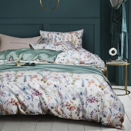 Комплект постільної білизни Білий з польовими квітами 200х230 см Комплект постільної білизни Білий з польовими квітами 200х230 см