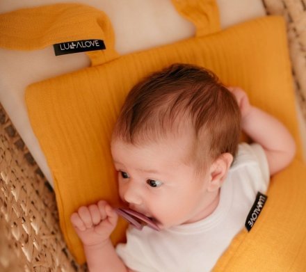 Подушка-кролик муслінова 20x30 см Mango lullalove-7477 Подушка-кролик муслінова 20x30 см Mango lullalove-7477