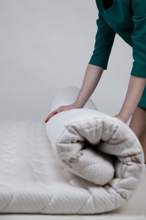 Топер з пам'яттю 180x200х7 см із чохлом (CMP044) Топер з пам'яттю 180x200х7 см із чохлом (CMP044)