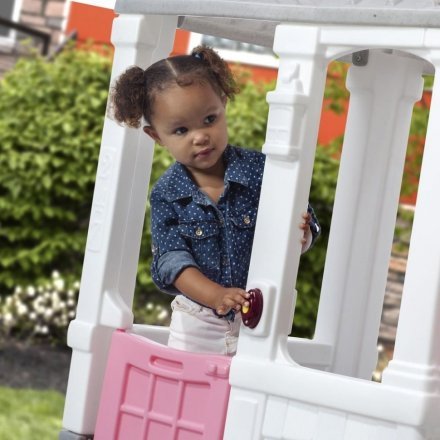 Дитячий будиночок Courtyard Cottage рожевий 118х100х83 см 45685 Дитячий будиночок Courtyard Cottage рожевий 118х100х83 см 45685